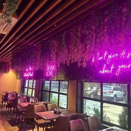 Hotel Merakee - Near Dahisar Mira Road Mumbai Eksteriør bilde