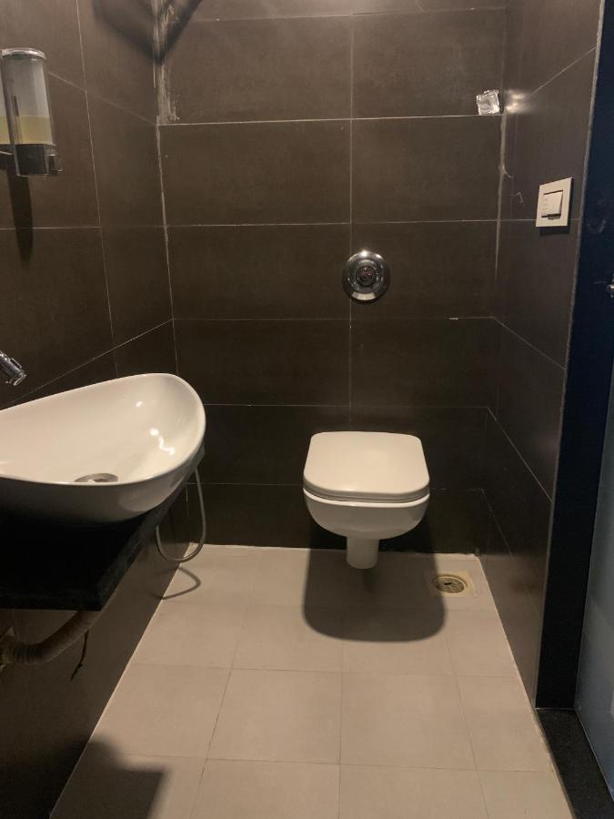 Hotel Merakee - Near Dahisar Mira Road Mumbai Eksteriør bilde