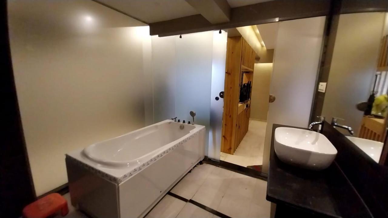 Hotel Merakee - Near Dahisar Mira Road Mumbai Eksteriør bilde