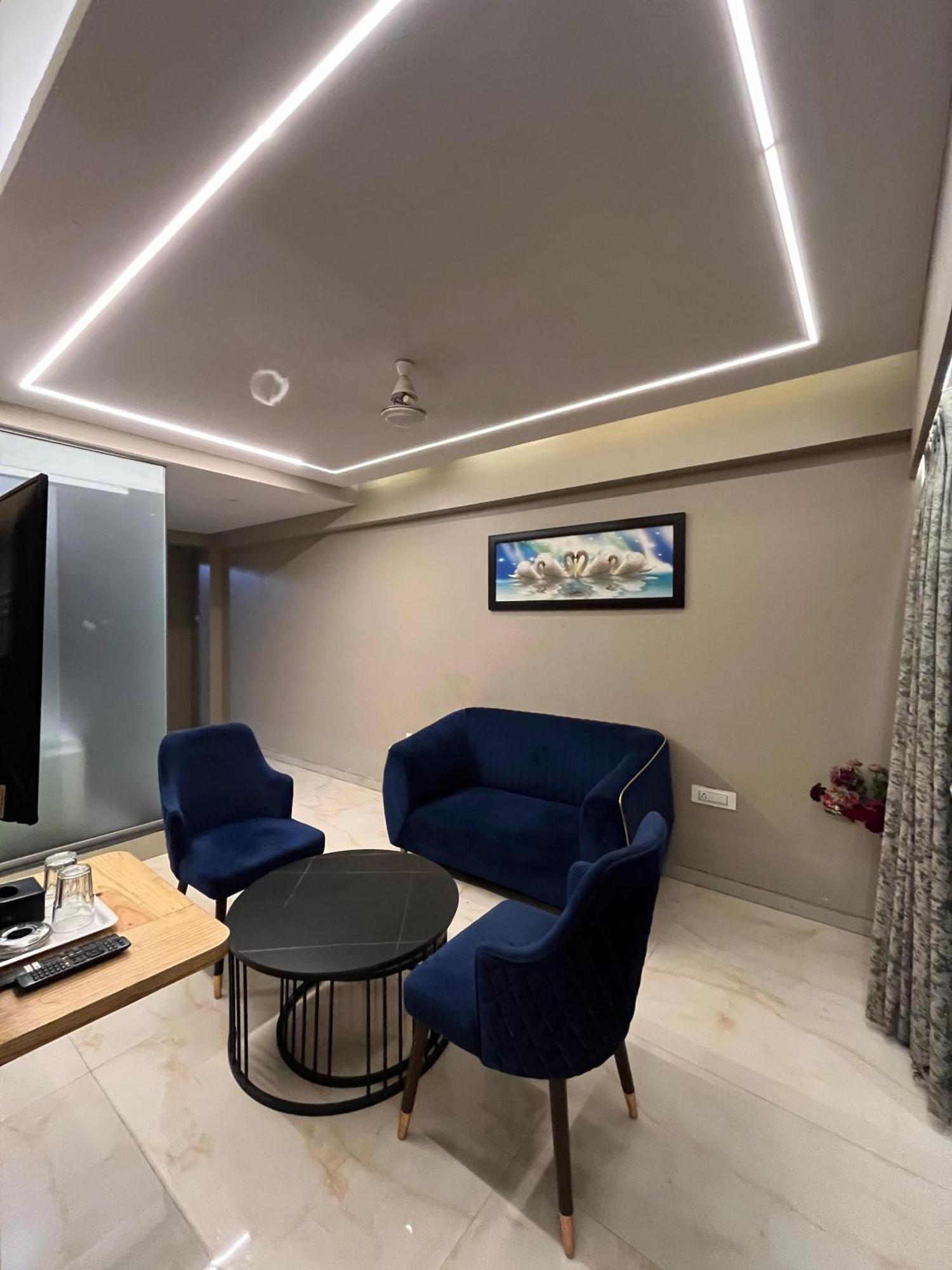 Hotel Merakee - Near Dahisar Mira Road Mumbai Eksteriør bilde