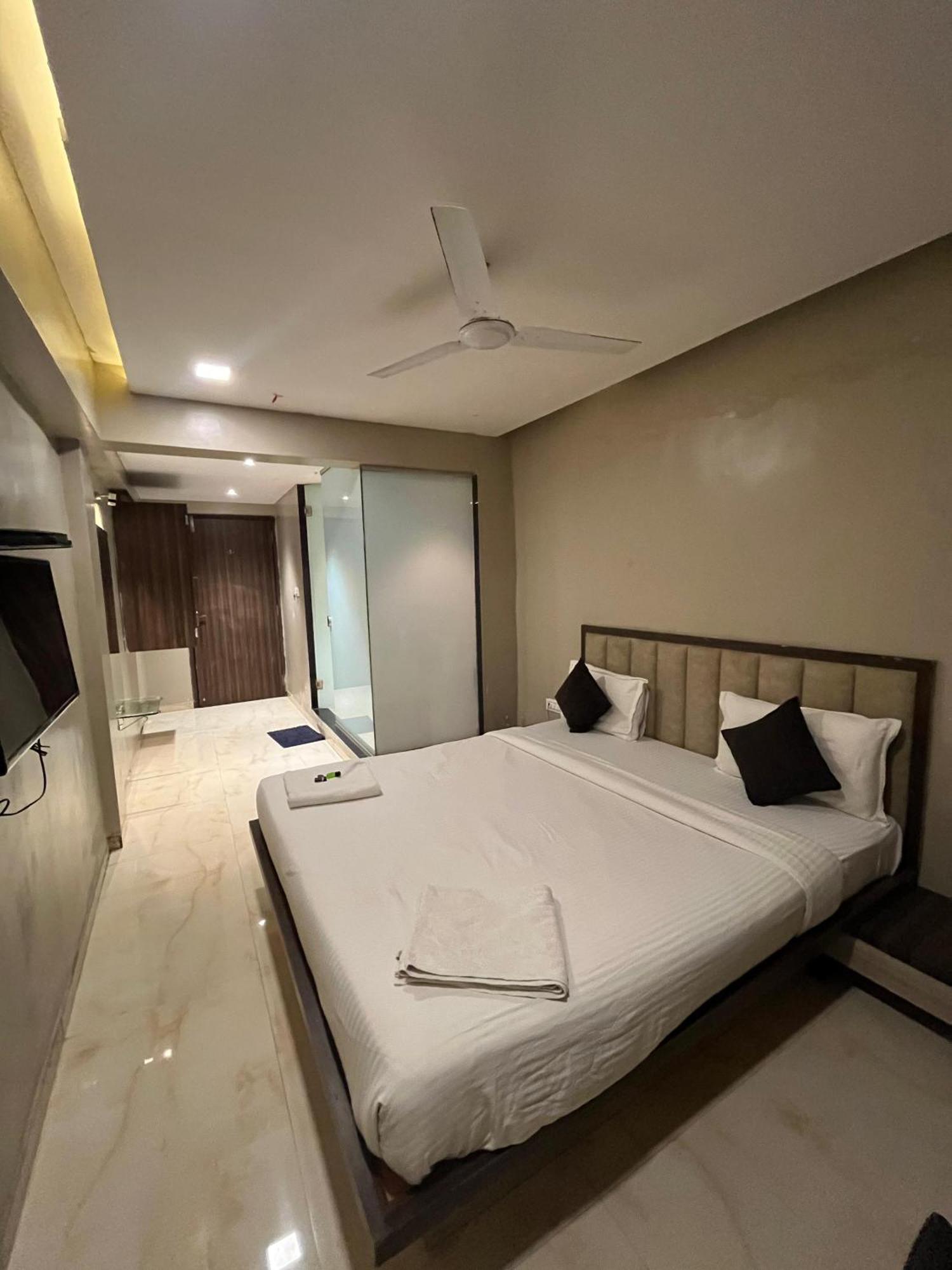 Hotel Merakee - Near Dahisar Mira Road Mumbai Eksteriør bilde
