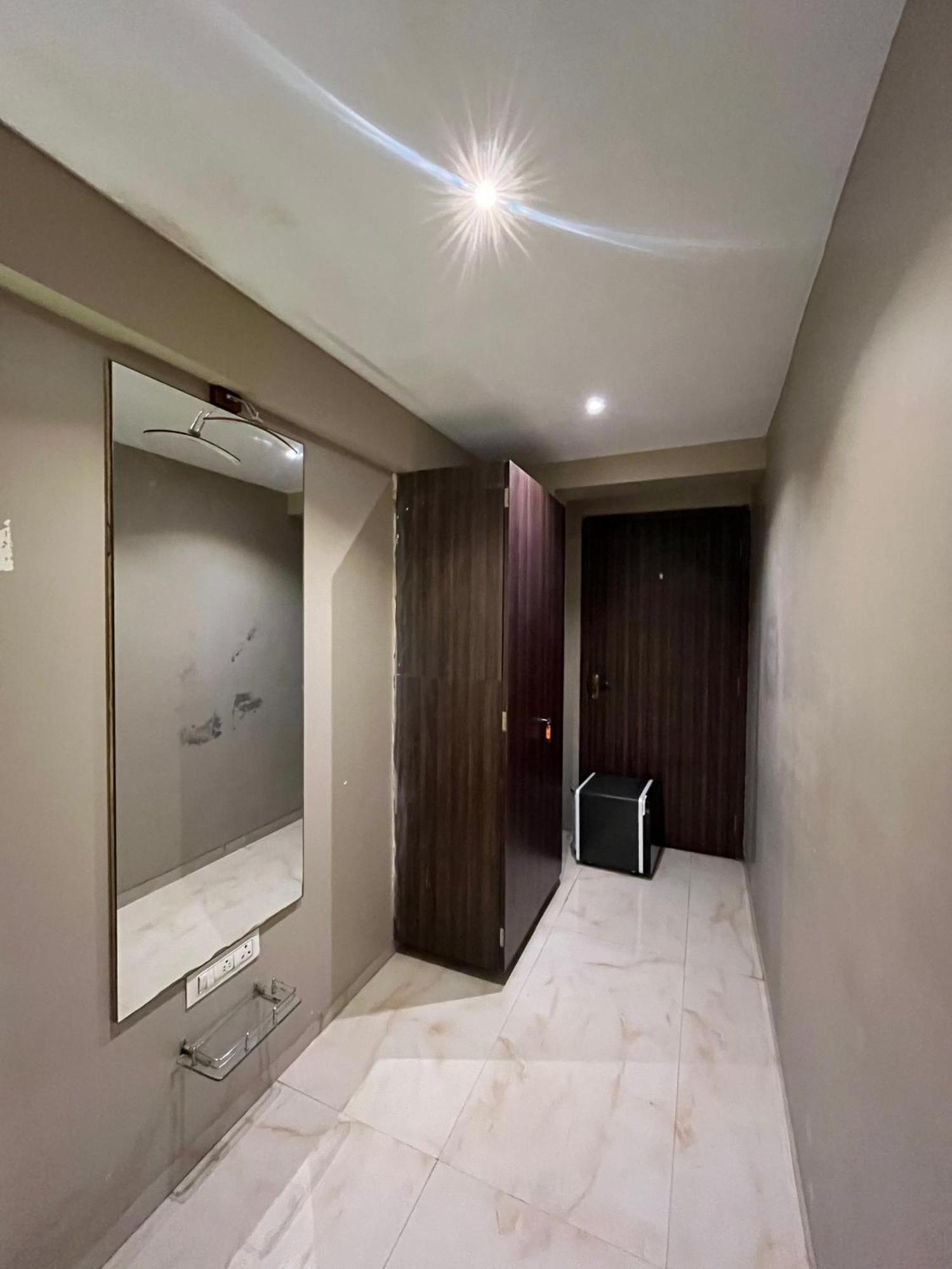 Hotel Merakee - Near Dahisar Mira Road Mumbai Eksteriør bilde